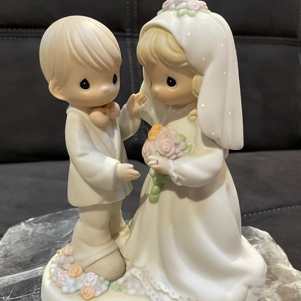 Groom and bride display
